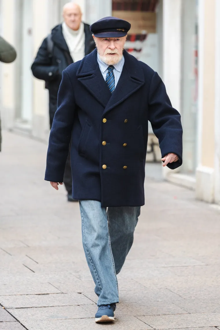 Odu&scaron;evila je prolaznike svojom rozom bundom! Pogledajte &scaron;arene kombinacije sa riječke &scaron;etnice