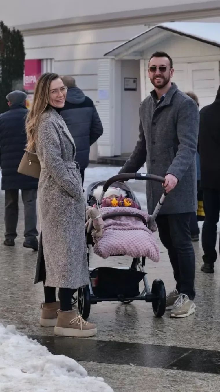 Smeđi kaput kojeg nitko nije mogao ignorirati: Pogledajte tko je sve ukrasio čakovečku &scaron;picu