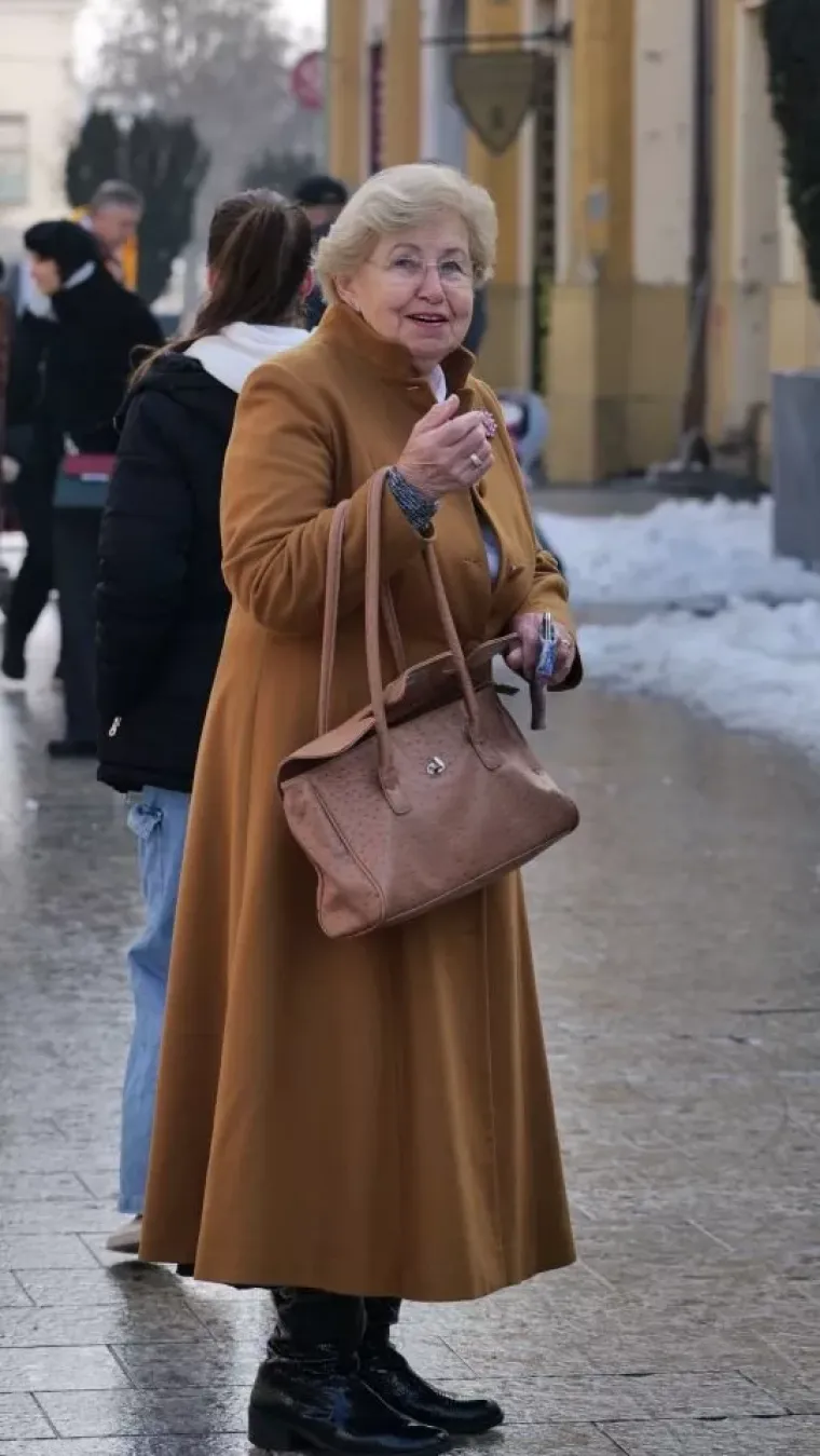 Smeđi kaput kojeg nitko nije mogao ignorirati: Pogledajte tko je sve ukrasio čakovečku &scaron;picu