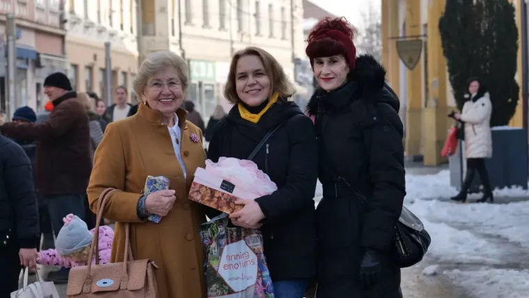 Smeđi kaput kojeg nitko nije mogao ignorirati: Pogledajte tko je sve ukrasio čakovečku &scaron;picu