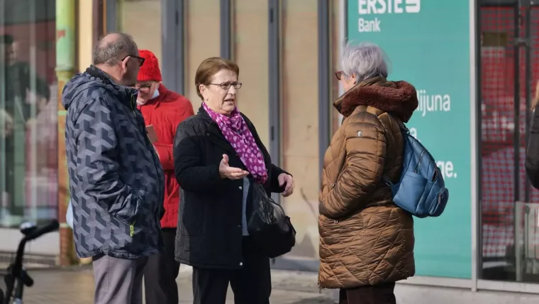 Smeđi kaput kojeg nitko nije mogao ignorirati: Pogledajte tko je sve ukrasio čakovečku &scaron;picu