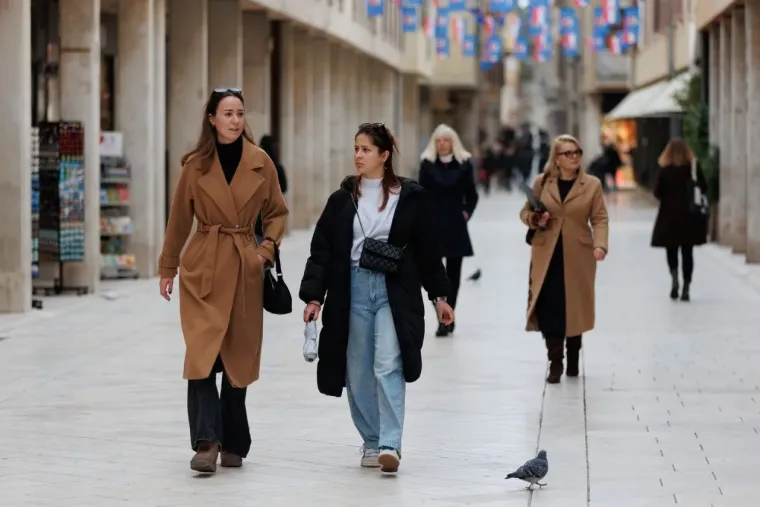 Prekrasne Zadranke zapalile &scaron;picu, ali svi su ipak gledali u tipa bez majice