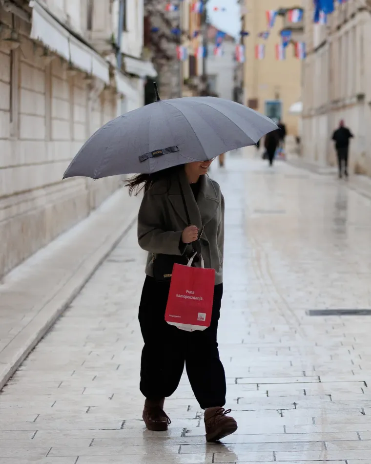 Prekrasne Zadranke zapalile &scaron;picu, ali svi su ipak gledali u tipa bez majice