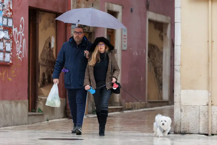 Prekrasne Zadranke zapalile &scaron;picu, ali svi su ipak gledali u tipa bez majice