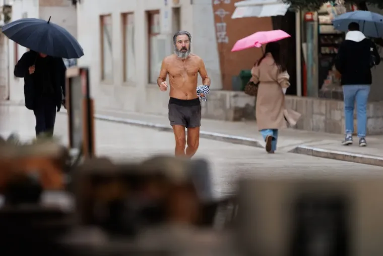 Prekrasne Zadranke zapalile &scaron;picu, ali svi su ipak gledali u tipa bez majice