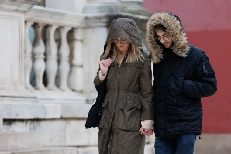 Prekrasne Zadranke zapalile &scaron;picu, ali svi su ipak gledali u tipa bez majice