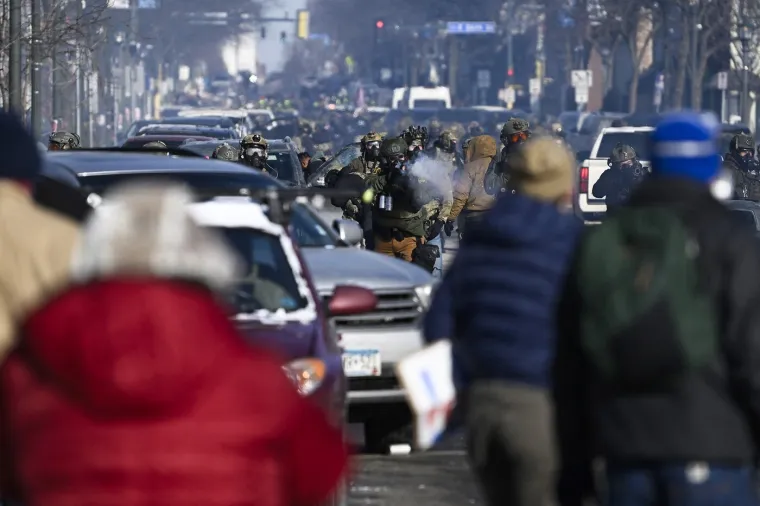 Kao da je ratna zona: Eskalirali prosvjedi u Minneapolisu, pogledajte prizore kaosa