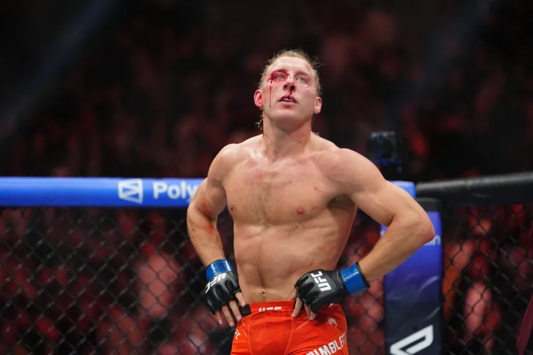 Brutalan rat u kavezu ostavio publiku bez daha: Sve je gledala i zanosna plavu&scaron;a