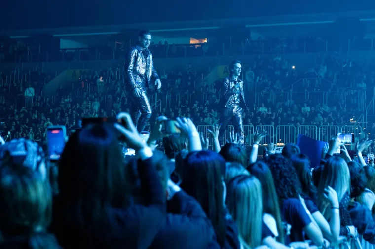 Buč Kesidi napravio spektakl, a publiku zagrijali Nika Turković i IDEM