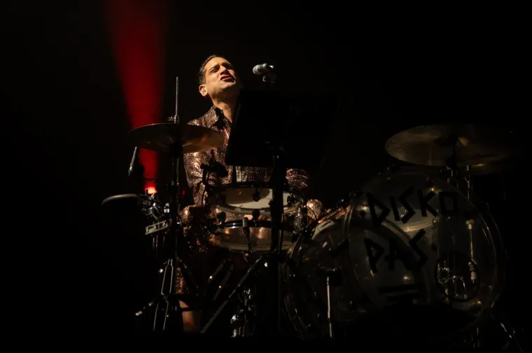 Buč Kesidi napravio spektakl, a publiku zagrijali Nika Turković i IDEM