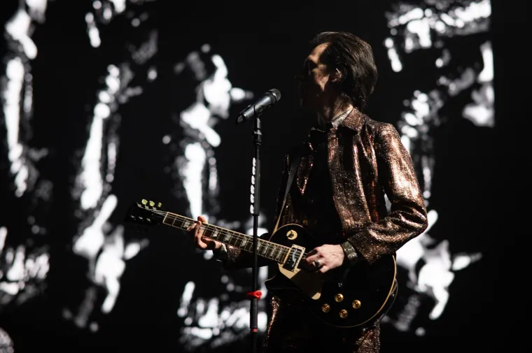 Buč Kesidi napravio spektakl, a publiku zagrijali Nika Turković i IDEM