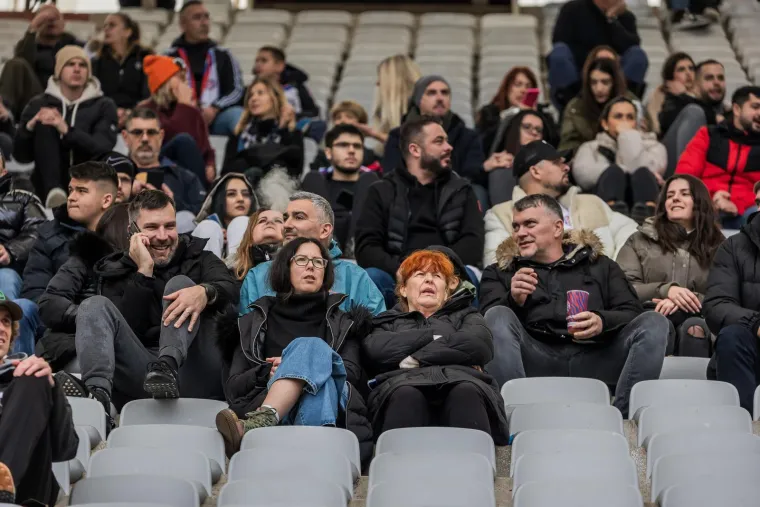 Ki&scaron;a potopila Poljud! Pogledajte kako izgleda Torcidin sjever nakon napada na Delije