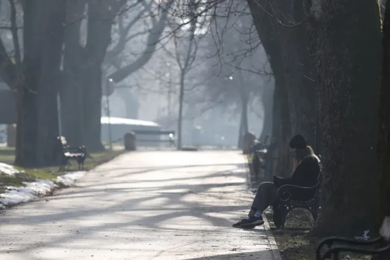 Ukrala je svu pažnju svojom smeđom bundicom! Evo &scaron;to su Osječani nosili ovog sunčanog vikenda