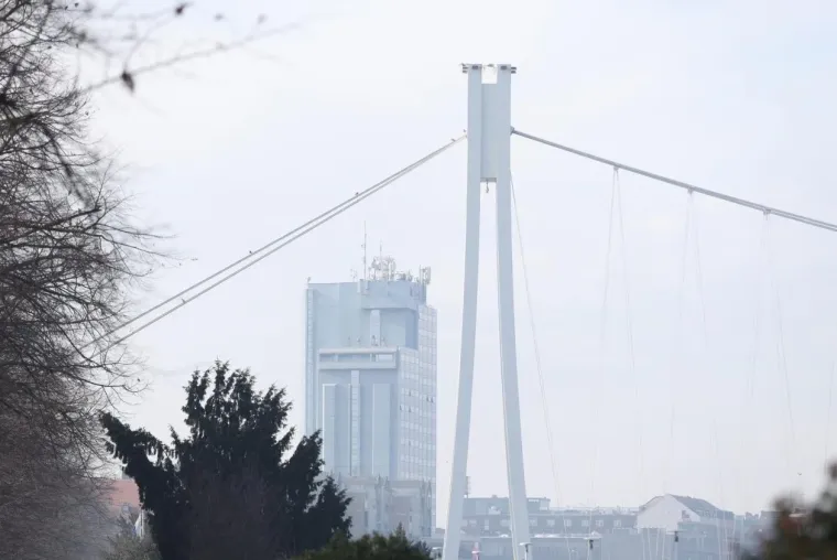 Ukrala je svu pažnju svojom smeđom bundicom! Evo &scaron;to su Osječani nosili ovog sunčanog vikenda