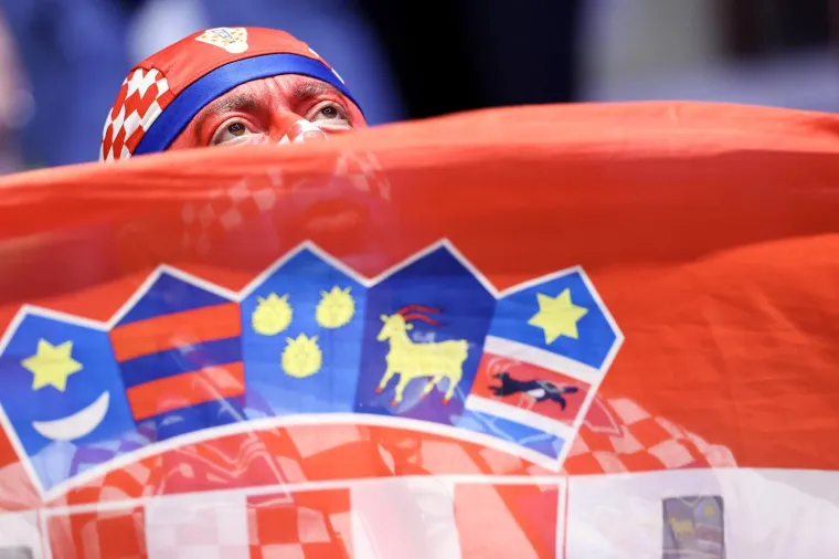 Pogledajte spektakl na tribinama: Navijači stvorili vatrenu atmosferu u Malm&ouml;u