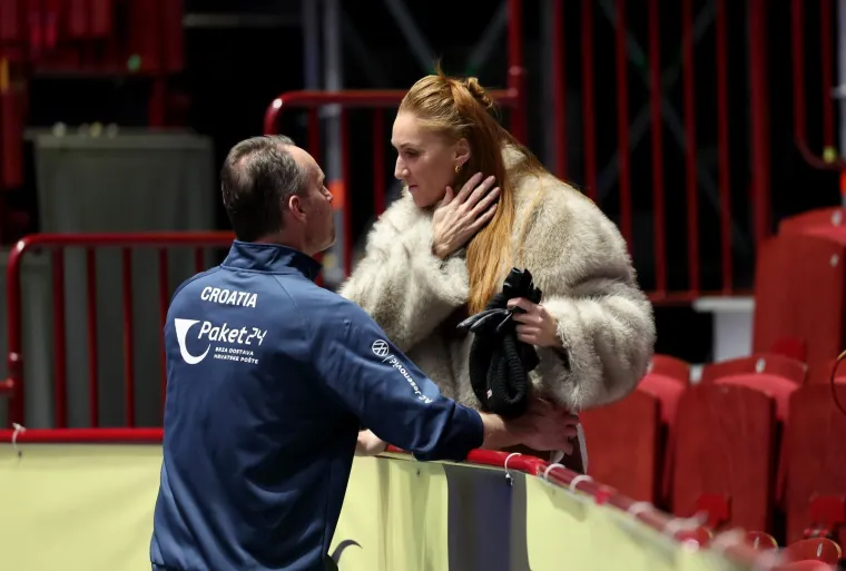 Predivno: Srna grlio lijepu sestru Antonelu, Marta ljubio suprugu, a Sigurdsson svoju novu djevojku