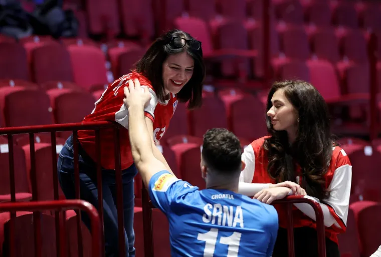 Predivno: Srna grlio lijepu sestru Antonelu, Marta ljubio suprugu, a Sigurdsson svoju novu djevojku