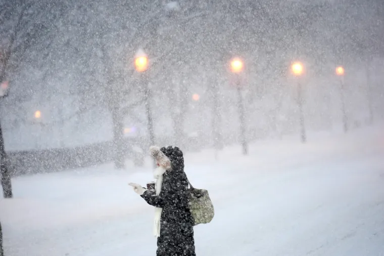 Paralizirala ih snježna oluja! Nekoliko ljudi poginulo, strahuje se da će broj mrtvih rasti