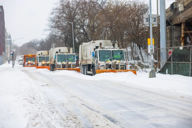 Paralizirala ih snježna oluja! Nekoliko ljudi poginulo, strahuje se da će broj mrtvih rasti