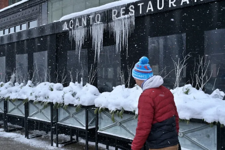 Paralizirala ih snježna oluja! Nekoliko ljudi poginulo, strahuje se da će broj mrtvih rasti