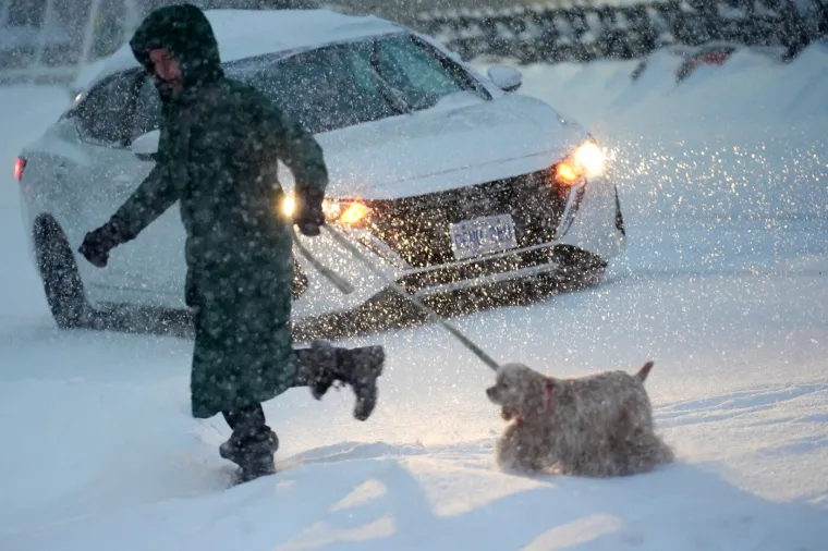 Paralizirala ih snježna oluja! Nekoliko ljudi poginulo, strahuje se da će broj mrtvih rasti