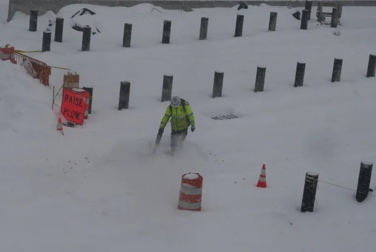 Paralizirala ih snježna oluja! Nekoliko ljudi poginulo, strahuje se da će broj mrtvih rasti