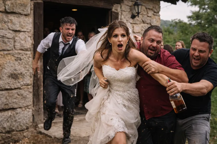 Od pljuvanja na mladenku do zabrane smijanja: Ovo su najbizarniji svadbeni običaji na svijetu