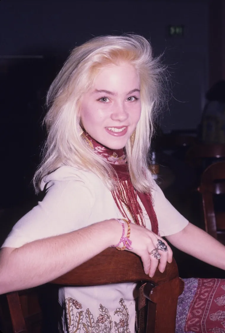 Sjećate li se vrckaste Kelly Bundy? Tragedija joj je promijenila život, a ovako danas izgleda