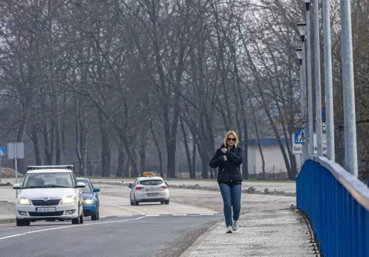 Odjevena od 'glave do pete' privlačila pozornost prolaznika: Lijepa Karlovčanka odu&scaron;evila stilom