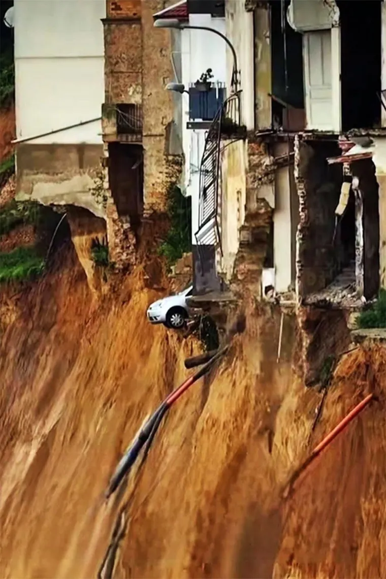 Jezivi prizori iz susjedstva, grad doslovno visi nad ponorom: Ljudi evakuirani