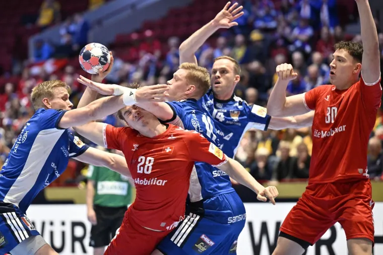 Samo nemoj po glavi, druže plavi: Pazite &scaron;to Islanđani rade, ovo je pravi rat na parketu