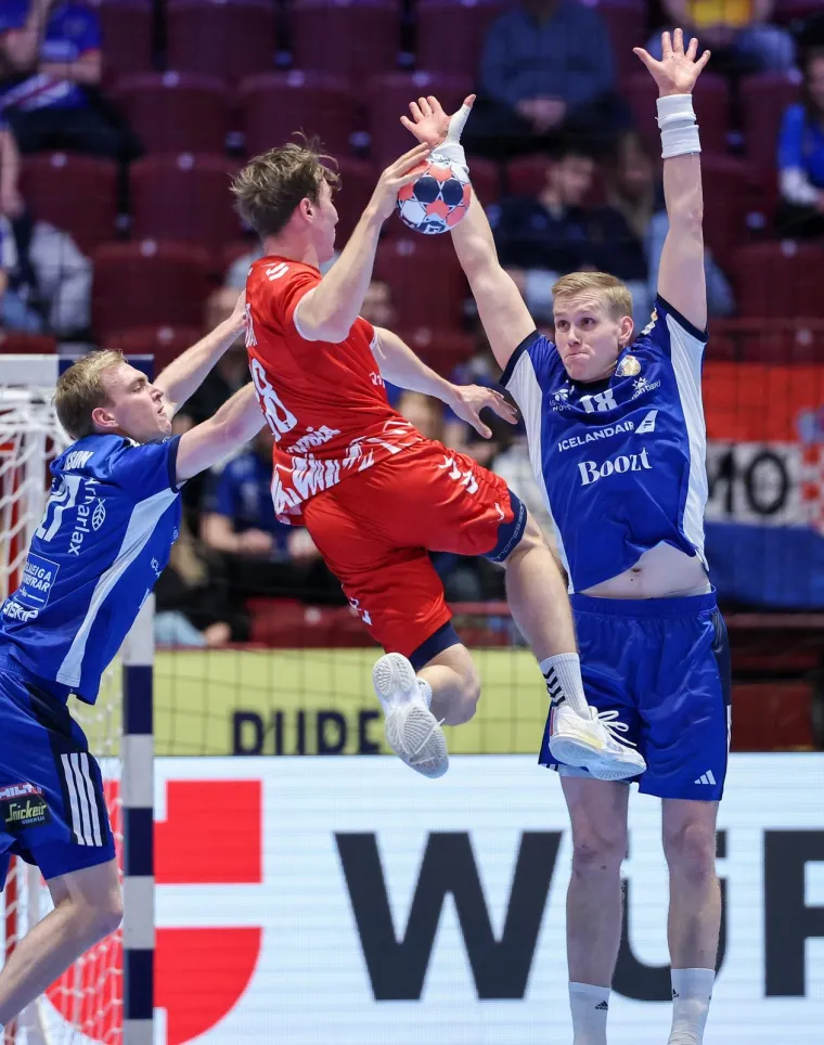 Samo nemoj po glavi, druže plavi: Pazite &scaron;to Islanđani rade, ovo je pravi rat na parketu