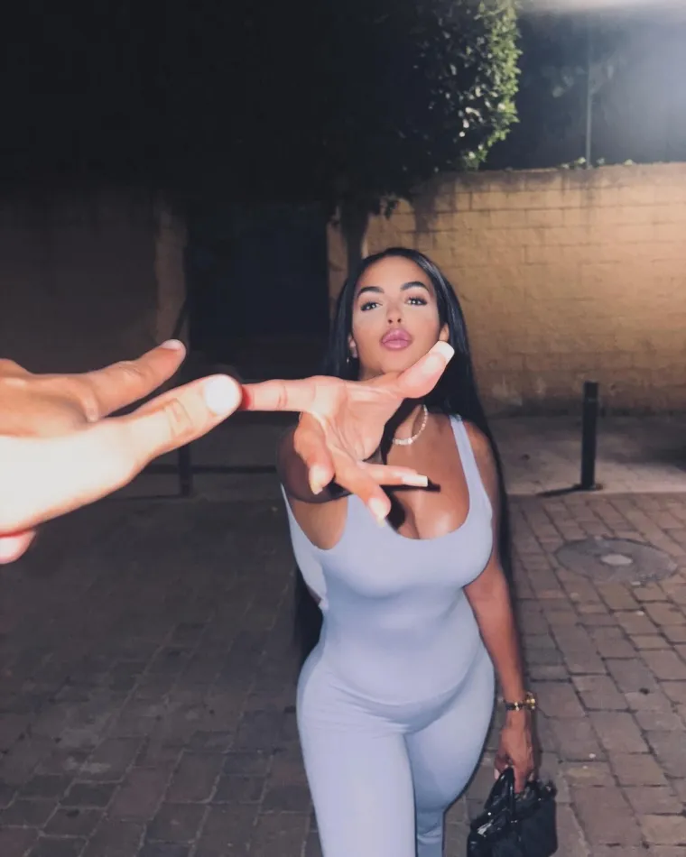 Internet je zbog ove mame poludio! Victoria je preko noći postala senzacija, probajte zaključiti za&scaron;to