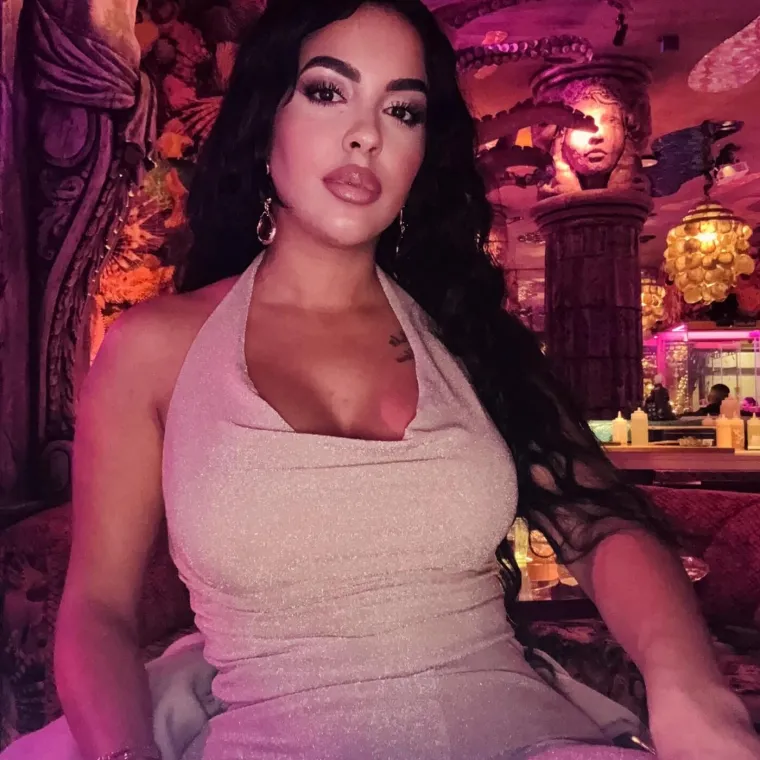 Internet je zbog ove mame poludio! Victoria je preko noći postala senzacija, probajte zaključiti za&scaron;to