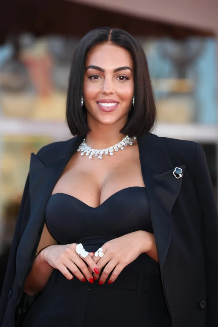 Internet je zbog ove mame poludio! Victoria je preko noći postala senzacija, probajte zaključiti za&scaron;to