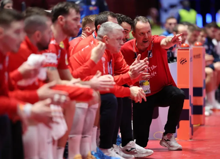 Ljube se svi, ali nitko tako kao vi: Poljubac Kuzmanovića u strastvenom zagrljaju ukrao show