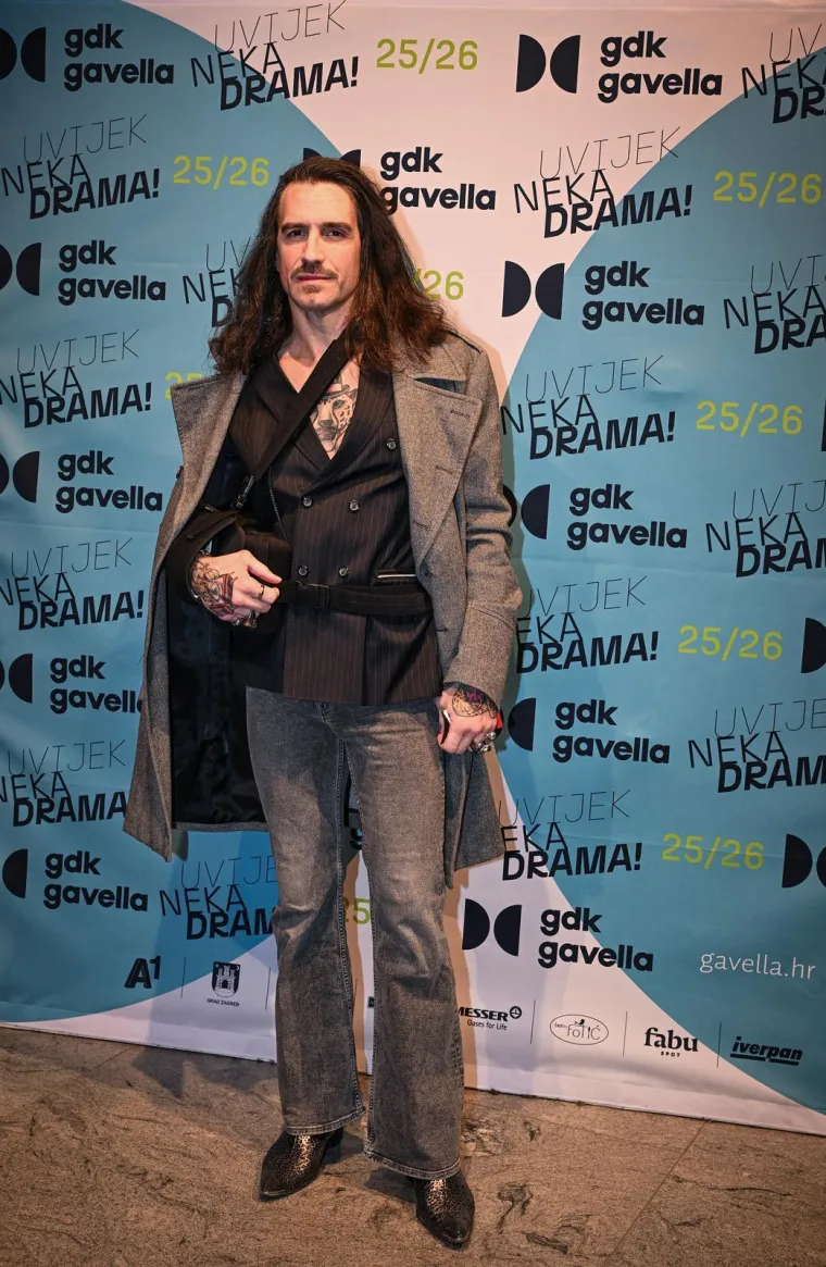 Premijera &lsquo;Samaca&rsquo; okupila kremu domaće dru&scaron;tvene scene: Pogledajte tko je sve zablistao