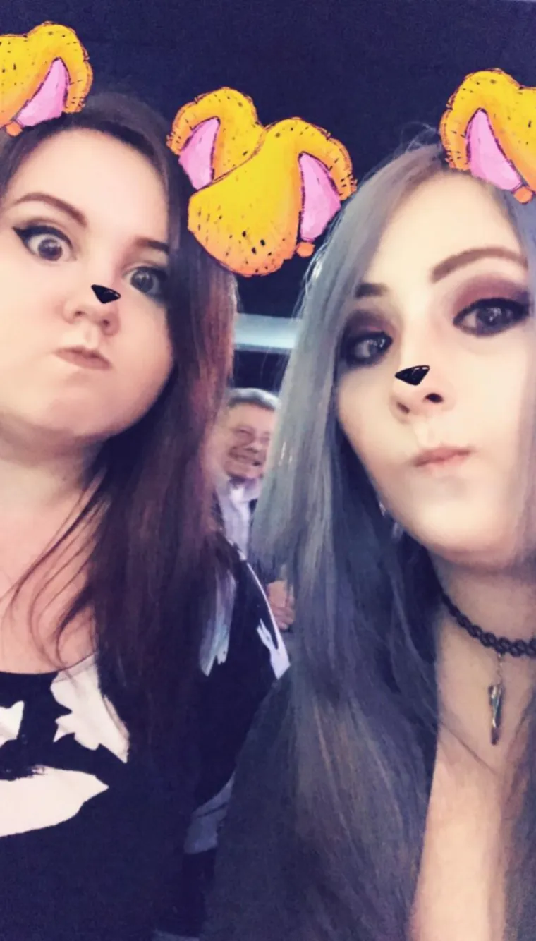 Objavili su fotke bez pažljivog pregleda, sada im se smije cijeli svijet: Iza njih je pravi urnebes