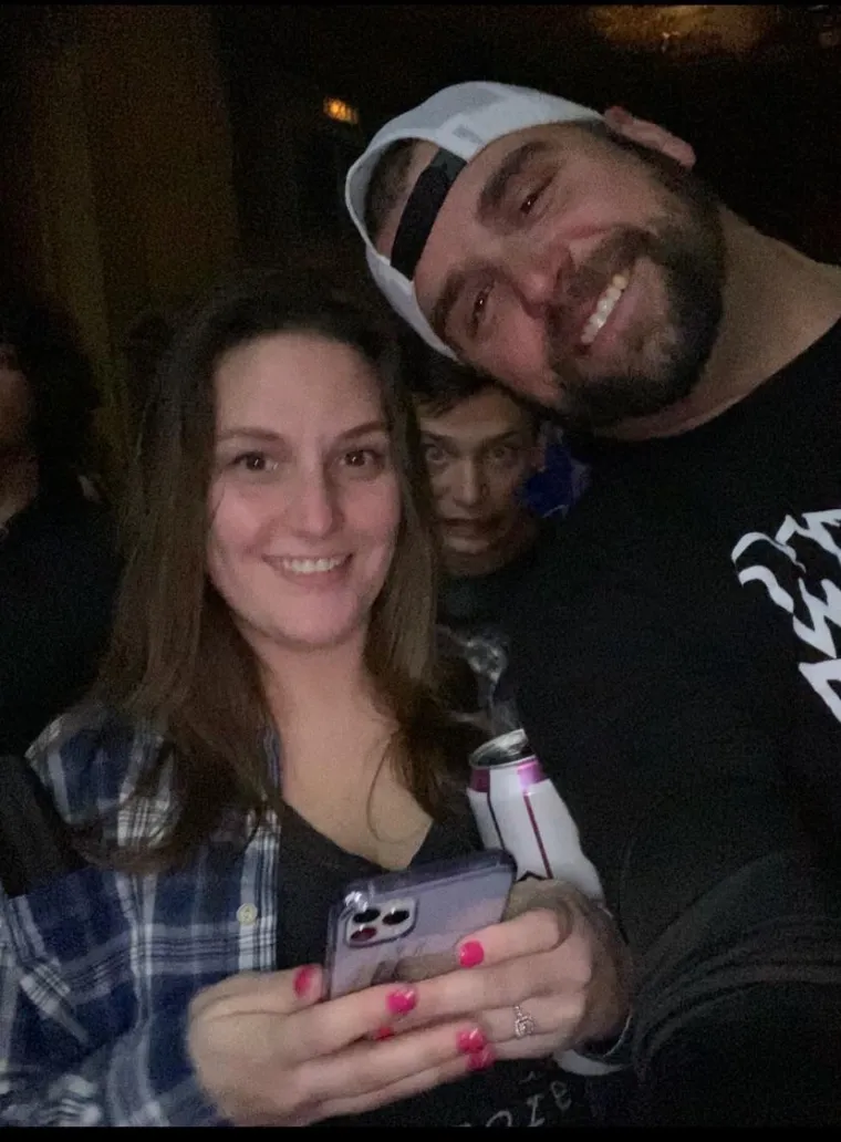 Objavili su fotke bez pažljivog pregleda, sada im se smije cijeli svijet: Iza njih je pravi urnebes