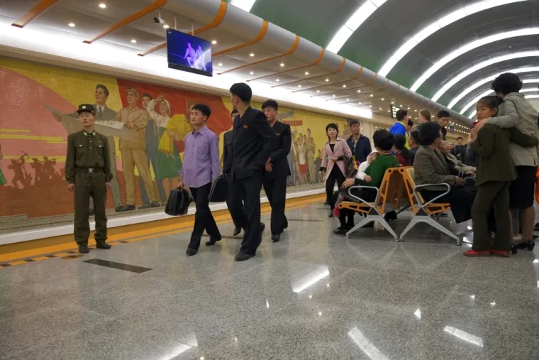 25 bizarnih pravila Sjeverne Koreje: Totalitarni režim ima pomno osmi&scaron;ljene propise