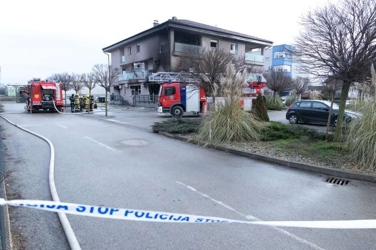 Do jučer je ovdje bila pizzerija, evo &scaron;to je ostalo nakon buktinje: 'Dobro da nije stanove zahvatilo'
