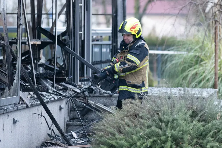 Do jučer je ovdje bila pizzerija, evo &scaron;to je ostalo nakon buktinje: 'Dobro da nije stanove zahvatilo'