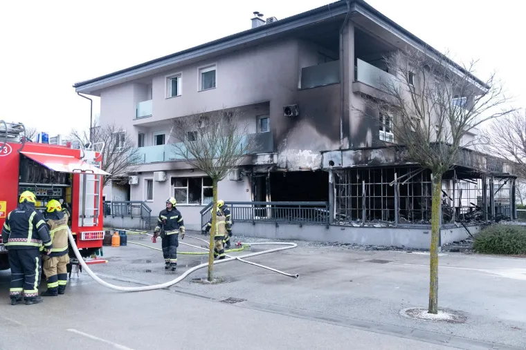 Do jučer je ovdje bila pizzerija, evo &scaron;to je ostalo nakon buktinje: 'Dobro da nije stanove zahvatilo'
