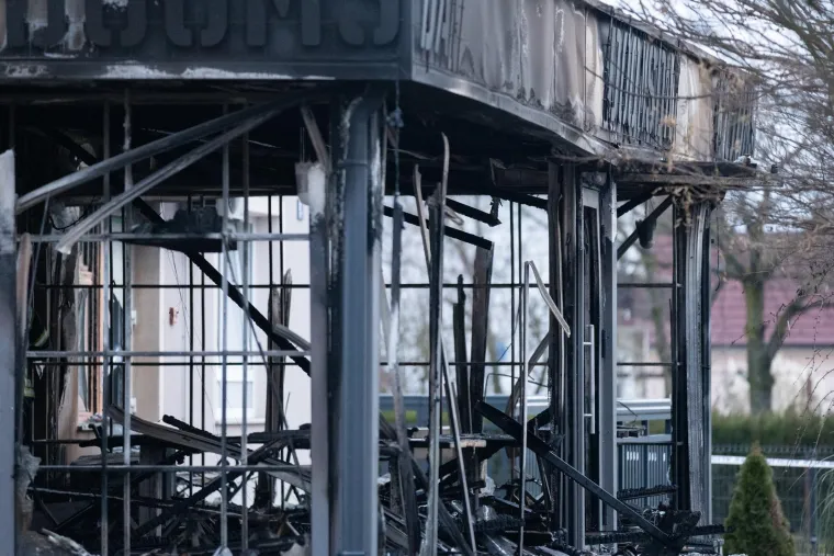 Do jučer je ovdje bila pizzerija, evo &scaron;to je ostalo nakon buktinje: 'Dobro da nije stanove zahvatilo'