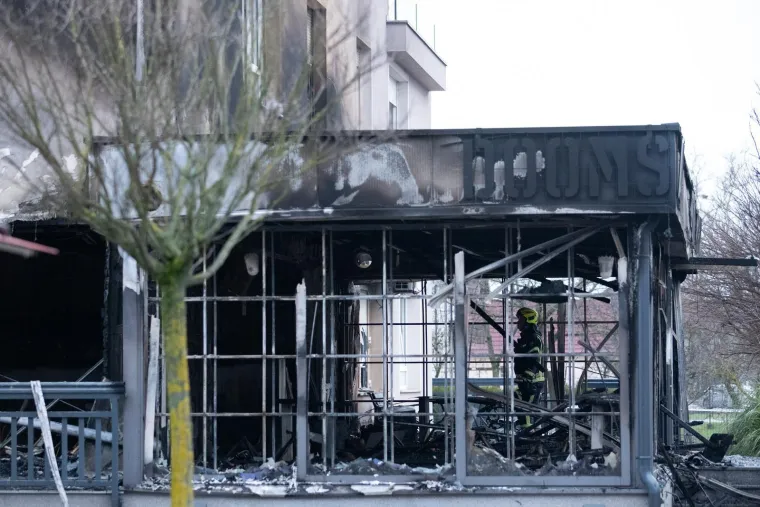 Do jučer je ovdje bila pizzerija, evo &scaron;to je ostalo nakon buktinje: 'Dobro da nije stanove zahvatilo'