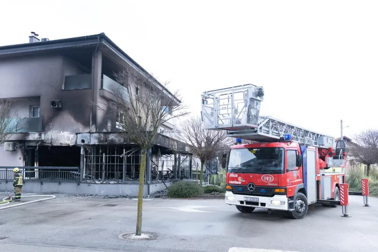 Do jučer je ovdje bila pizzerija, evo &scaron;to je ostalo nakon buktinje: 'Dobro da nije stanove zahvatilo'