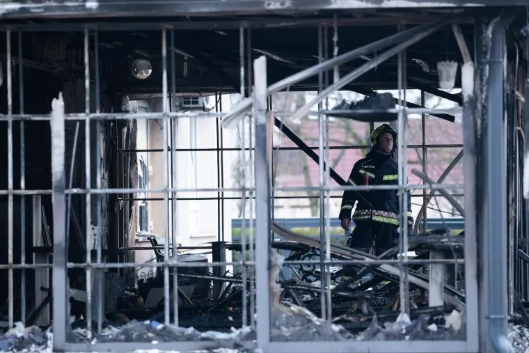 Do jučer je ovdje bila pizzerija, evo &scaron;to je ostalo nakon buktinje: 'Dobro da nije stanove zahvatilo'