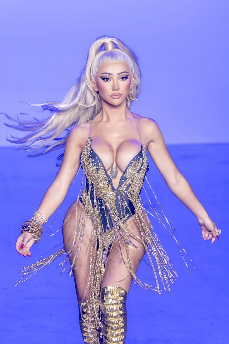 Ona je beauty ikona! &Scaron;to se krije iza blje&scaron;tavila transrodne Nikite za kojom lude mu&scaron;karci?