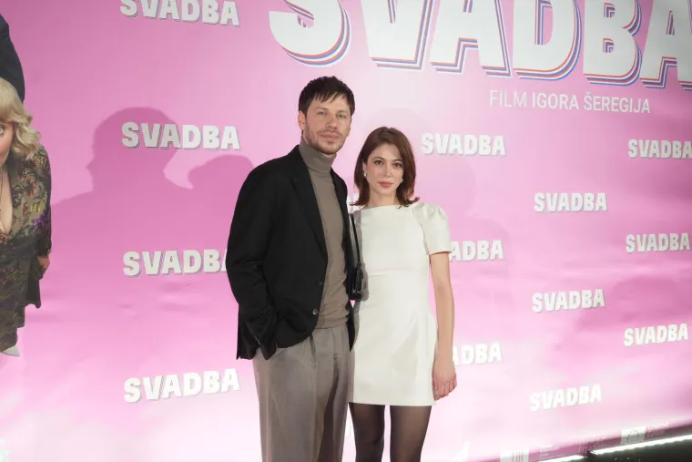 I u Srbiji potpuno ludilo: Evo koje zvijezde su se pojavile na premijeri hit filma 'Svadba'