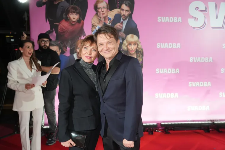 I u Srbiji potpuno ludilo: Evo koje zvijezde su se pojavile na premijeri hit filma 'Svadba'